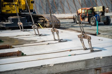 Bir İnşaat Alanındaki Eğilim Sürecinin Fotoğrafı