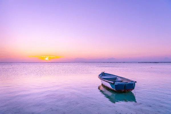 Mauritius Boat Sea Pink Purple Colors Sunset Beautiful Mauritius Paradise — Stock Photo, Image