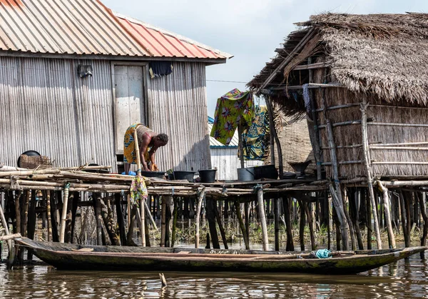 Fischer Fischen Ganvi Benin Lake Nokou Lebensstil Afrikanischen Dorfbewohner Leben — Stockfoto