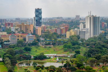 Nairobi şehir manzarası, Doğu Afrika'da Kenya Nairobi cityscape. Afrika başkent mimarisi ve gökdelenler 