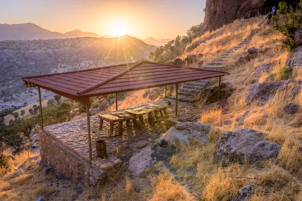 Doğa, Erbil, Duhok ve Suleimaniya manzara manzaralar Kürdistan Irak Pavyonu günbatımında. Güzel Irak Kürdistan dağlarında.