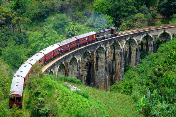 Train Passing Arched Bridge Ella Sri Lanka Nine Arches Bridge — Stock Photo, Image