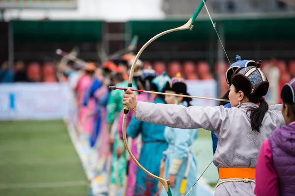 Naadam Fesztivál Mongólia Íjászat Mongol Nők Hagyományos Mongol Dress Lövés — Stock Fotó