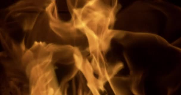 ペレットストーブの中での炎のスローモーションショット — ストック動画