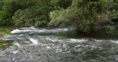 Skradins Şelalesi, Skradinski Buk, Krka Doğal Parkı, Hırvatistan 'ın Damaltia kentinde Sibenik yakınlarında