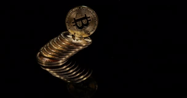 Bitcoiny Černém Pozadí Zpomalení — Stock video