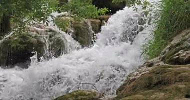 Skradins Şelalesi, Skradinski Buk, Krka Doğal Parkı, Hırvatistan 'ın Damaltia kentinde Sibenik yakınlarında