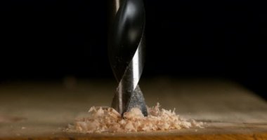 Tahtada Odun Kırıntısı Dönüyor, Çipler Yapıyor, Yavaş Hareket 4k