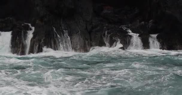 Fuertes Olas Mar Tormentoso — Vídeo de stock