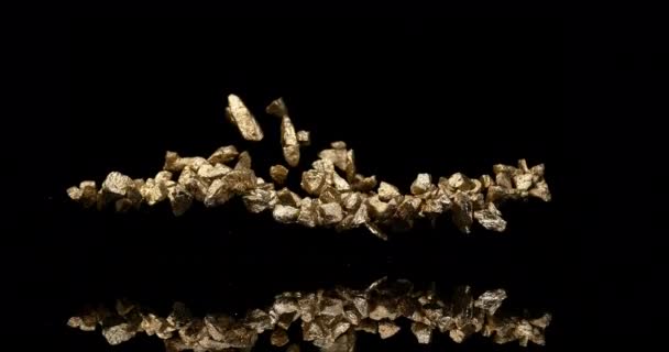 Pieces Gold Dark Background — Stock Video