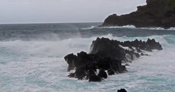 Vagues Fortes Dans Mer Orageuse — Video