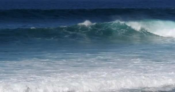Silné Vlny Bouřlivém Moři — Stock video