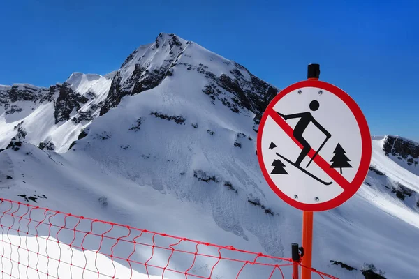 Skiing Ski Track Prohibition Sign Krasnaya Polyana Resort Snowy Aibga — Stock fotografie