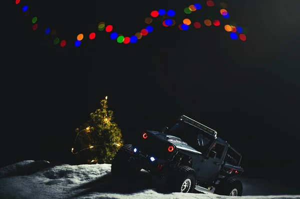 Rádiem Řízené Auto Sněhu Noci Světla Svítí Vánoční Zábava Dárek — Stock fotografie