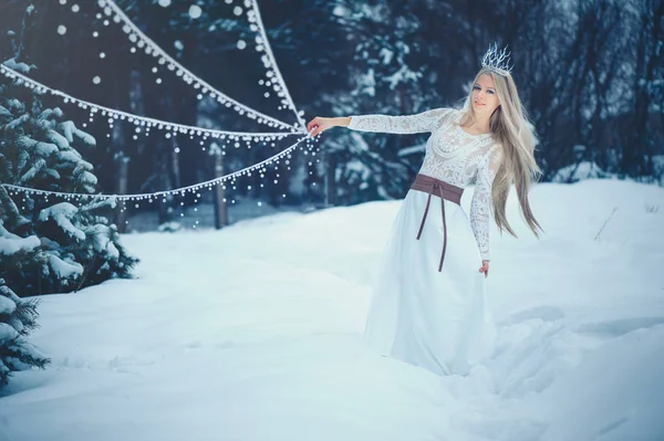 Mulher Beleza Inverno Menina Modelo Moda Bonita Com Penteado Neve — Fotografia de Stock