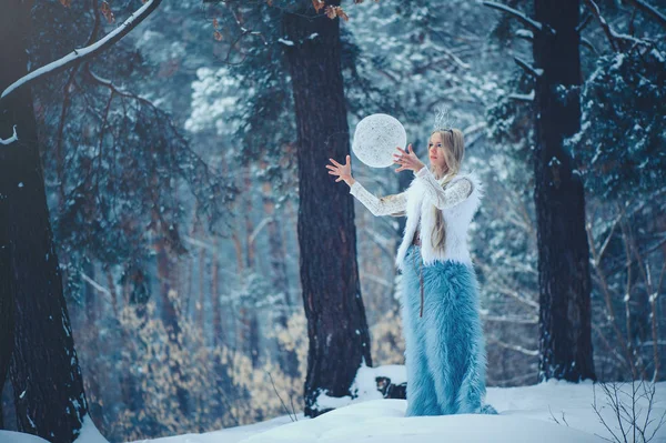 Winter Schoonheid Vrouw Prachtige Fashion Model Meisje Met Sneeuw Kapsel — Stockfoto