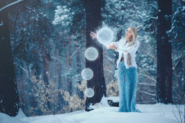 Donna Bellezza Invernale Bella Ragazza Modello Moda Con Acconciatura Neve — Foto Stock