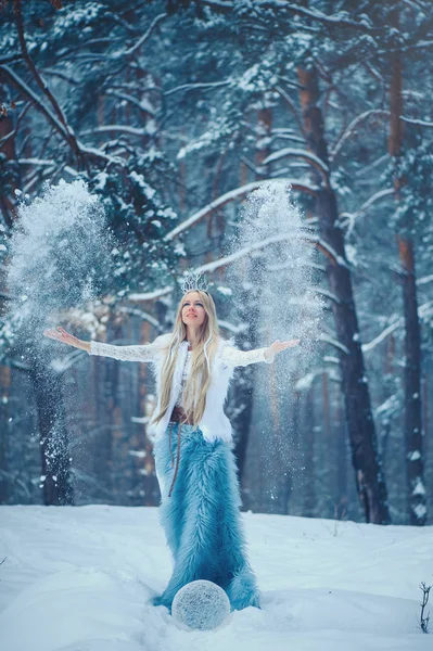Kobieta Piękna Zima Moda Piękny Model Dziewczyna Śniegu Fryzurę Makijaż — Zdjęcie stockowe