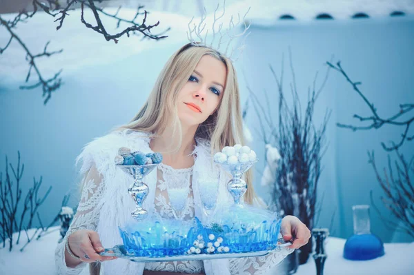 Mulher Beleza Inverno Menina Modelo Moda Bonita Com Frascos Vidro — Fotografia de Stock