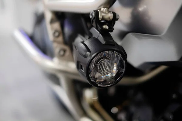 LED motorfiets mistlichten, extra verlichting, veiligheid — Stockfoto