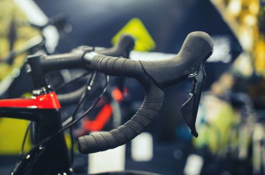 Spor bisiklet direksiyonu, satış ve servis, direksiyon simidi, bisiklet freni.