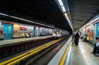Tahran, İran - Haziran, 2018: Tahran Metro Tahran metro tren istasyonu, İran. Tahran Metrosu, İran'ın başkenti Tahran'a hizmet veren hızlı bir geçiş sistemidir..