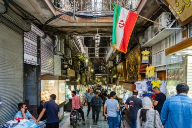 Tahran, Iran - Haziran, 2018: Kapalıçarşı Tahran şehir, Iran. Kapalı Çarşı eski tarihi ın Bazaarı Tahran, İran'ın olduğunu.