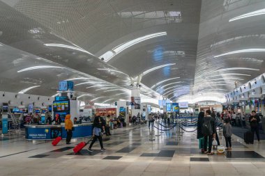 Medan, Endonezya - Ocak 2019: Medan, Kuzey Sumatra, Endonezya 'daki Kualanamu uluslararası havaalanı mimarisi. Kualanamu, Endonezya 'nın üçüncü büyük havaalanıdır..
