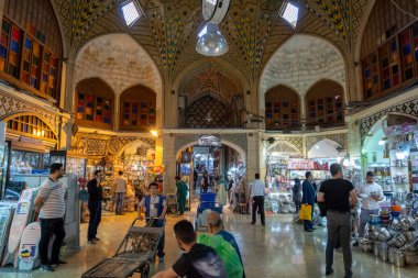 Tahran, Iran - Haziran, 2018: Kapalıçarşı Tahran şehir, Iran. Kapalı Çarşı eski tarihi ın Bazaarı Tahran, İran'ın olduğunu.