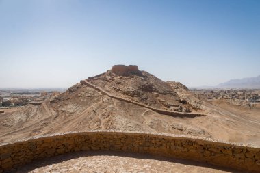 Sessizlik Kulesi, İran Yazd 'daki antik zoroastrian dağı dini alanı