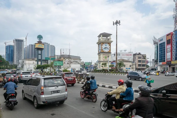 メダン インドネシア 2018 メダン通りとメダンの中央エリアの交通 北スマトラ インドネシア メダンはインドネシアの人口で4番目に大きい都市です — ストック写真