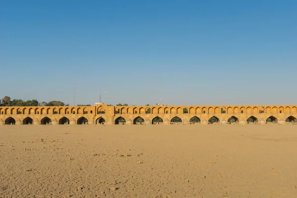 Isfahan Irão Junho 2018 Ponte Khaju Sobre Rio Zayandehrud Seco — Fotografia de Stock