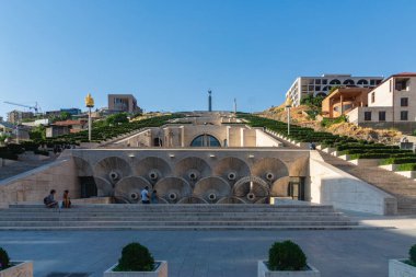 Erivan, Ermenistan - Temmuz 2019 Erivan Şelalesi Erivan Ermenistan 'da dev bir merdiven. Erivan 'daki en önemli manzaralardan biri 1980' de tamamlandı..