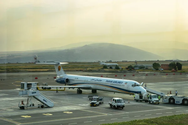 Tbilisi Geogia Agosto 2019 Aeromobile Taban Air Sulla Pista Dell — Foto Stock