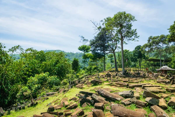 インドネシアのジャワ島チアンジュールにあるGunung Padang Megalithic Site グヌンパダンは東南アジア最大の巨大遺跡です — ストック写真