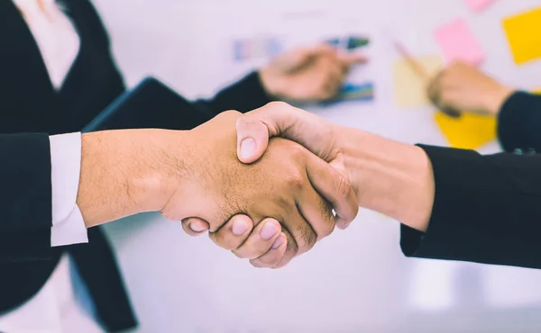 Fechado Mão Tremendo Negócio Reunião Negócio — Fotografia de Stock