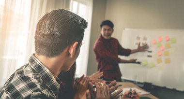 İş takım alkışlar başarılı toplantı için alkışlıyorum