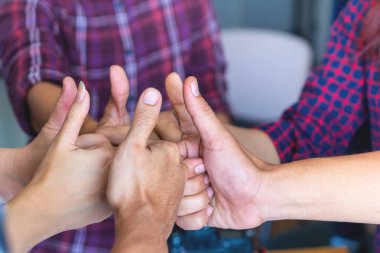Takım başparmak başarı daire içinde için Grup