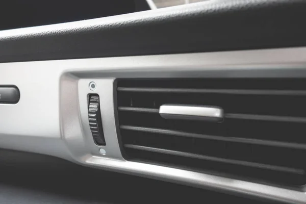 Παράθυρο Ροής Αέρα Ενός Συστήματος Κλιματισμού Αυτοκινήτου — Φωτογραφία Αρχείου