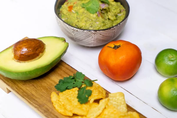 Mexicaanse Guacamole Serveren Met Chip — Stockfoto
