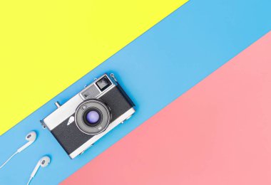 mavi ve sarı pembe arka plan kamera