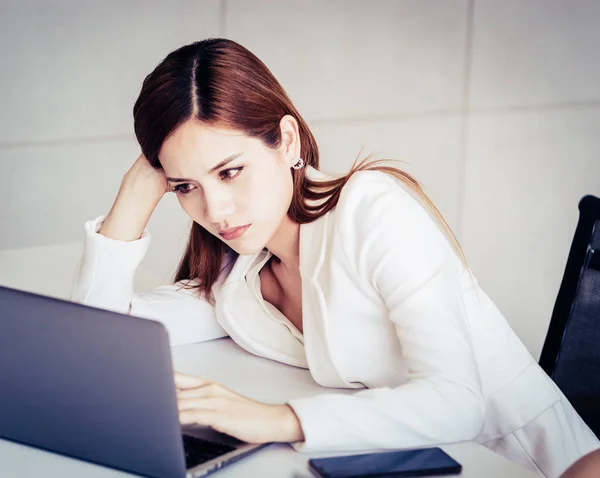 Zuversicht Asiatische Geschäftsfrau Weiß Porträt Business Office — Stockfoto