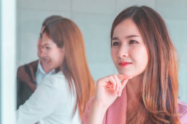 İşçisi kadın ofis düşünme rüya düğün hayat evlen