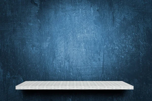 Mavi çimento duvarda boş sayaç rafı