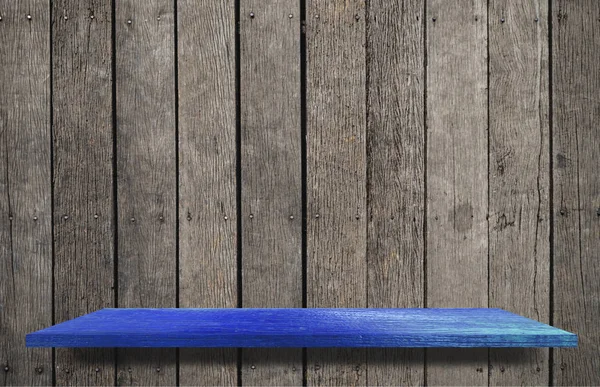 Синий пустой прилавок с деревянным фоном — стоковое фото