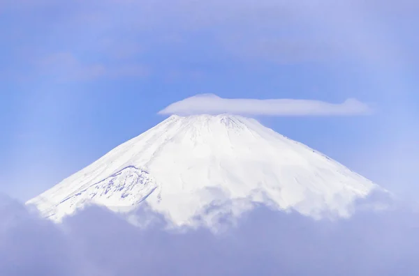 Vista dall'alto della montagna Fuji con copertura di neve con potrebbe — Foto Stock
