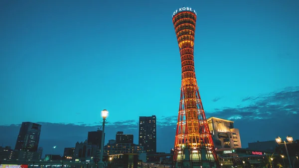 Skyline ve Kobe Port Tower Sunset'te aydınlansın — Stok fotoğraf