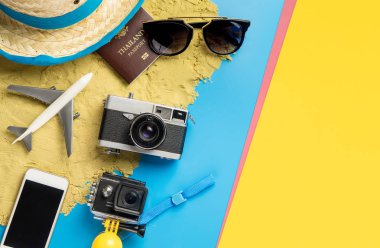 Kum mavi sarı pembe arka plan Plaj Yaz Tatili seyahat moda