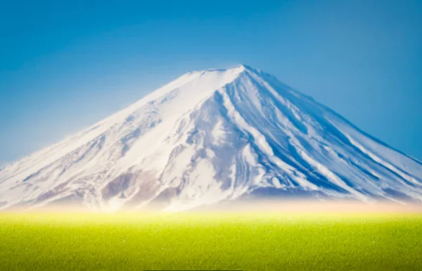 Fuji Berg Hintergrund Für Produktdisplay Mit Grünem Gras Arbeitsplatte Attrappe — Stockfoto