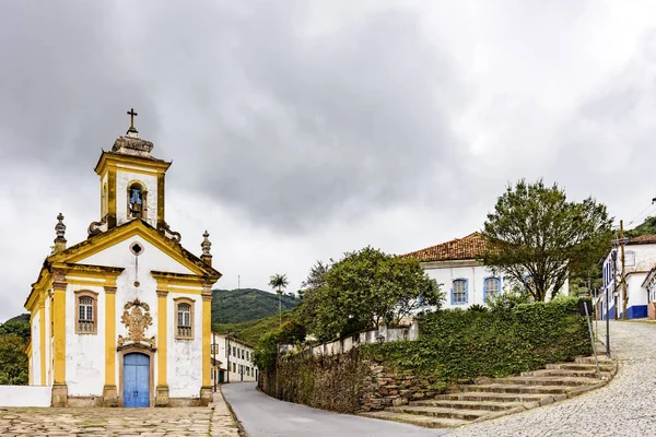 Antiga Igreja Histórica Casas Ruas Cidade Histórica Brasileira Ouro Preto — Fotografia de Stock